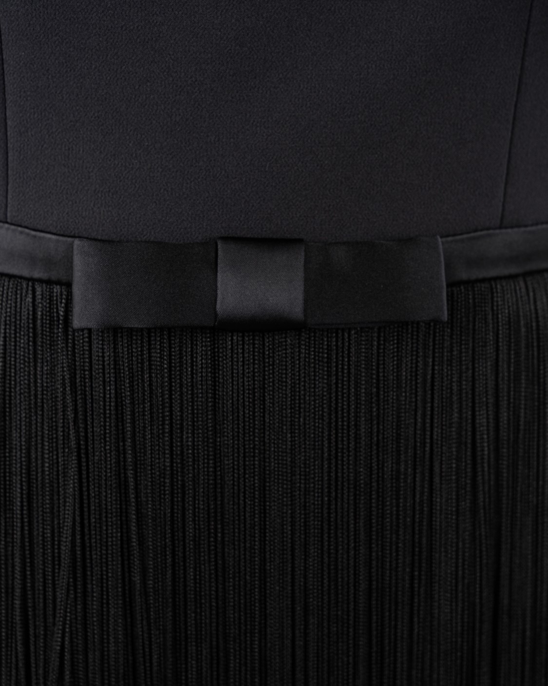shop ELISABETTA FRANCHI  Abito: Elisabetta Franchi miniabito in crêpe con frange e fiocco.
Fiocchi piatti di raso lucido in tono su décolleté e punto vita.
Fodera in raso monogram.
Zip sulla schiena.
Composizione: 95% Poliestere, 5% Elastane.
Made in Italy.. AB63542E2-110 number 5780958